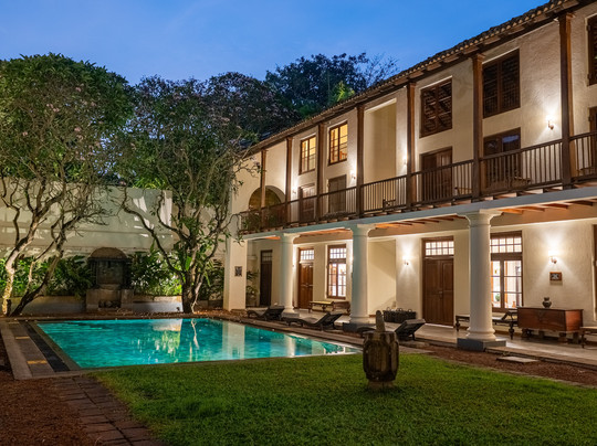 加勒堡酒店主图