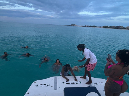 Serenity Charters TCI-普罗维登西亚莱斯必去景点