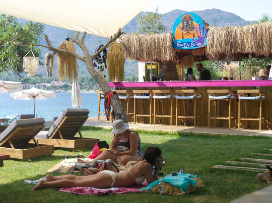 Kon Tiki Beach Club & Surf