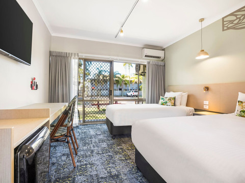 康达里度假村夜帽酒店主图