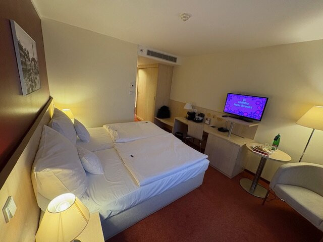 凯隆会议酒店-奧洛穆克主图