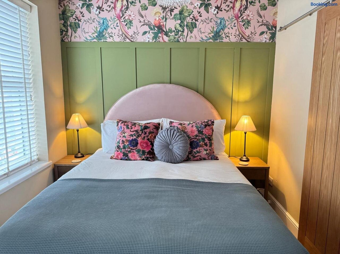 Haven House Rooms, Barry