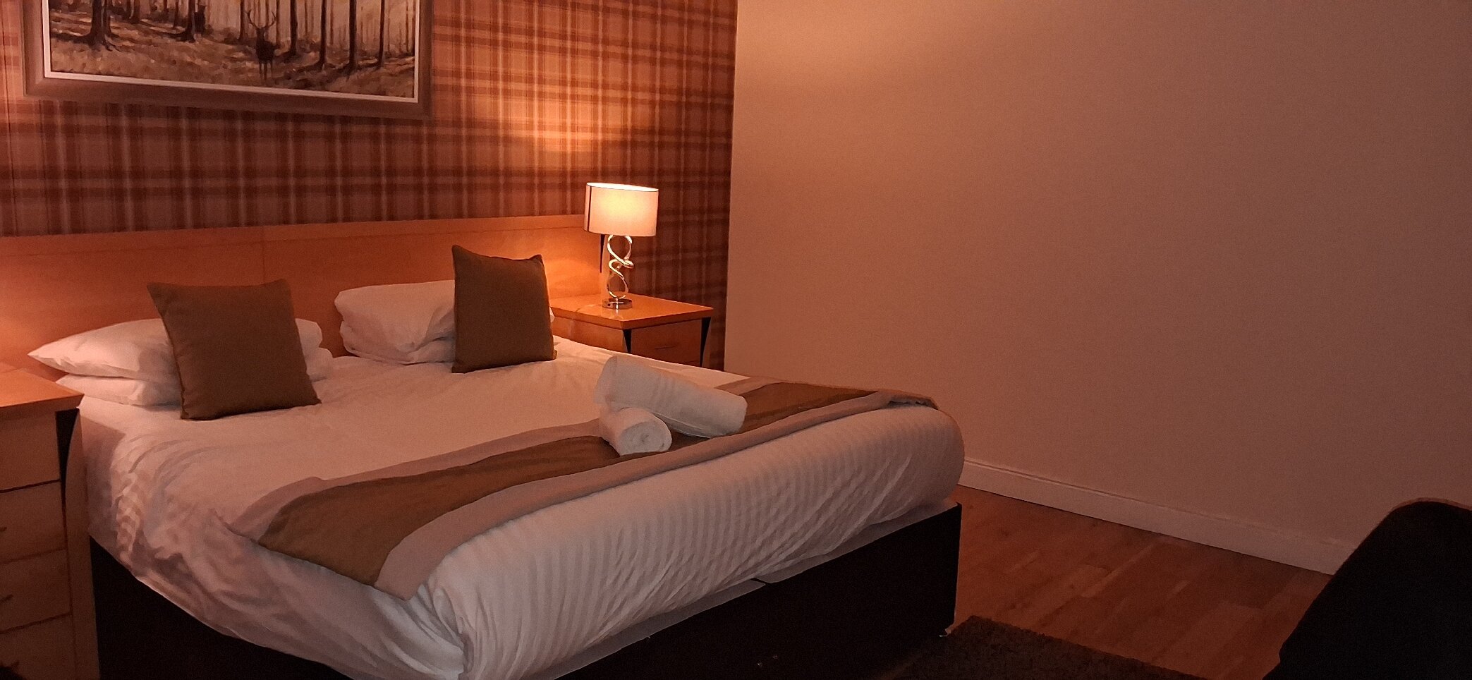 拉松斯旅馆-官方