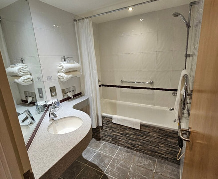 普利茅斯未来旅馆主图