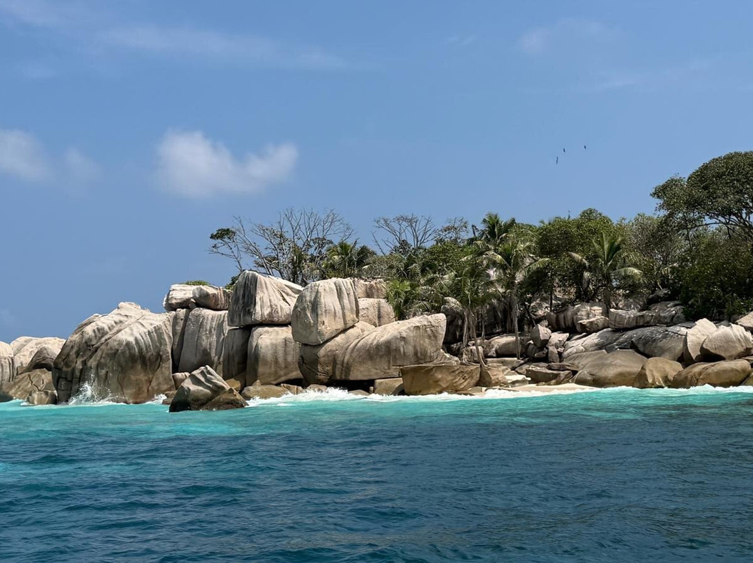 Belle Petra Boatcharter-La Passe必去景点