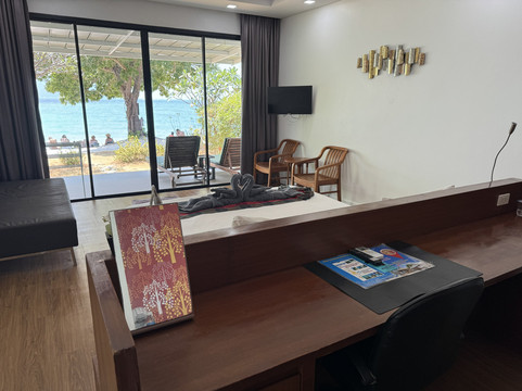 天堂度假村-皮皮岛主图