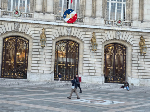 Hotel de Ville-勒瓦卢瓦-佩雷必去景点
