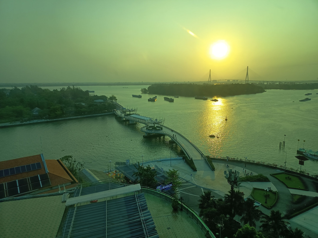 凡帕河滨酒店主图