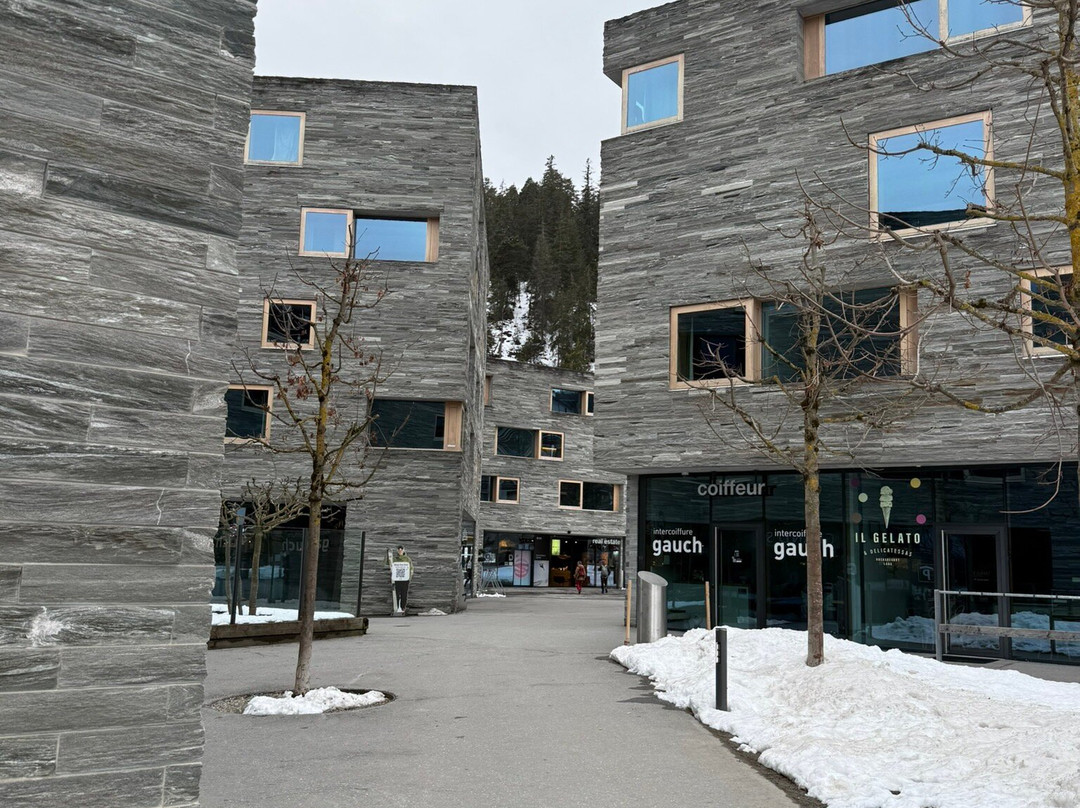 岩石度假公寓式酒店主图