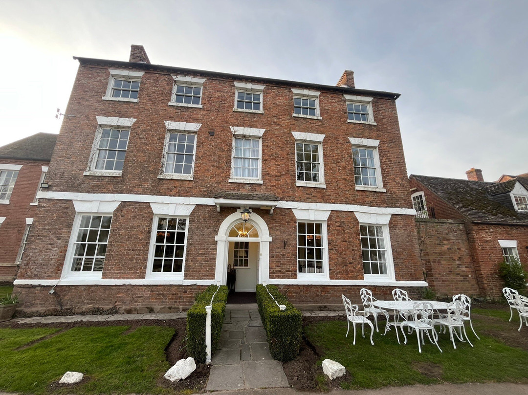 科西草坪别墅酒店主图