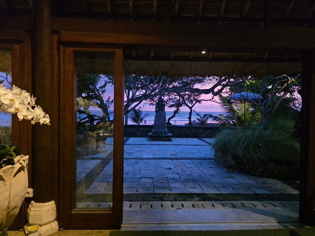 欧贝罗伊海滩度假村主图