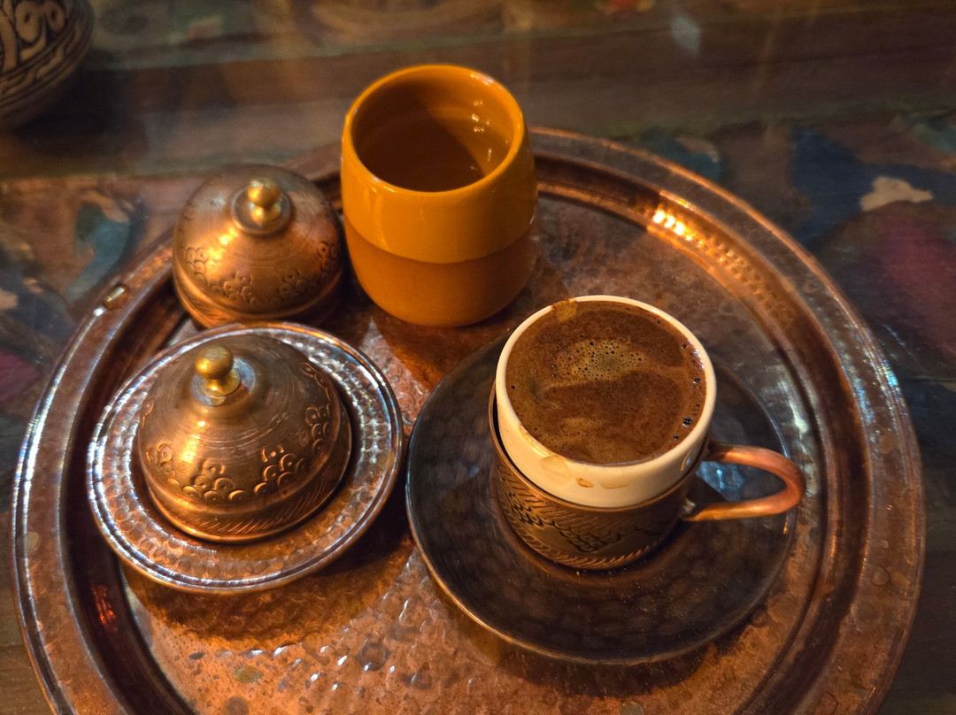 猫头鹰洞酒店主图