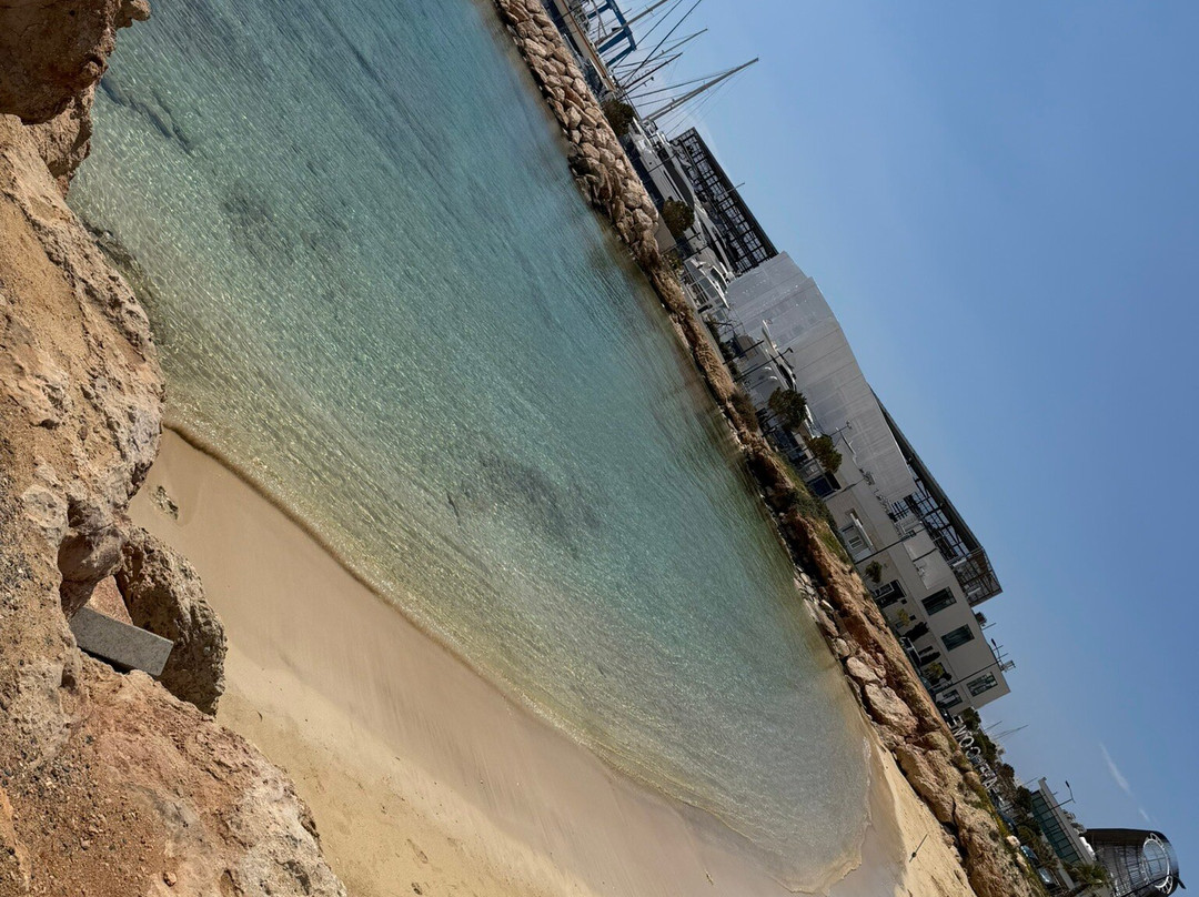 圆顶海滩度假村酒店主图