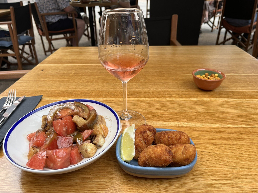 Gust Gourmet Bar