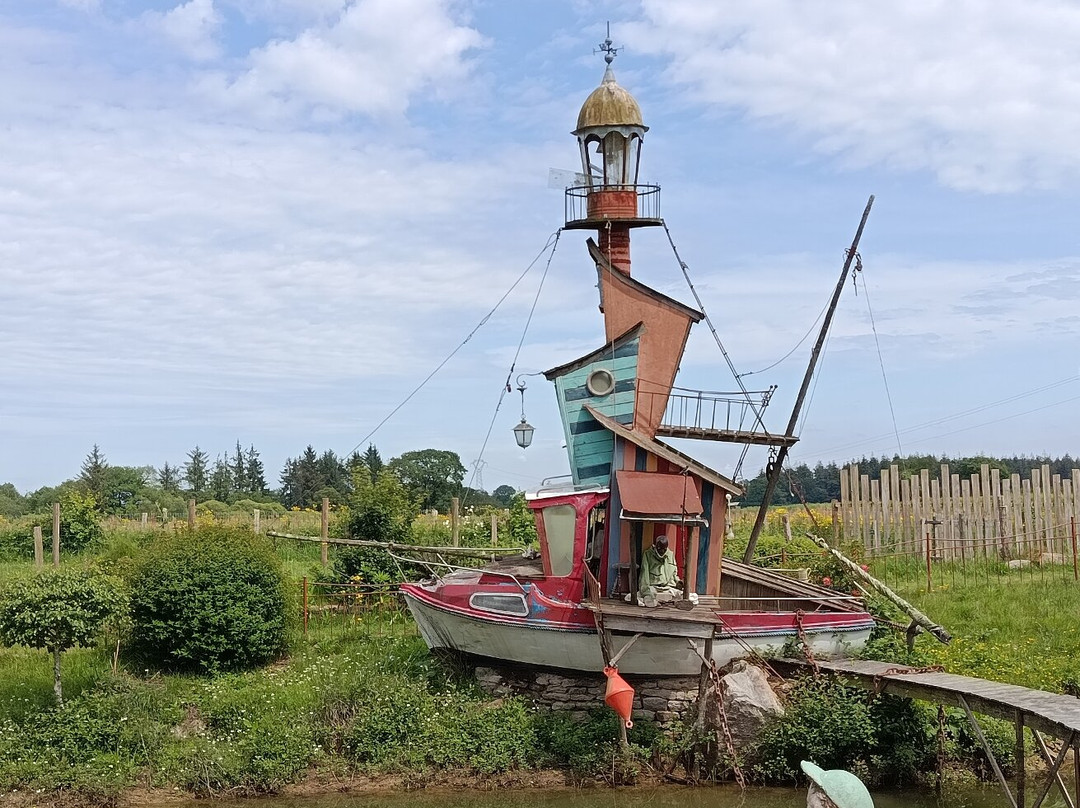 Univers du Poète Ferrailleur-Lizio必去景点