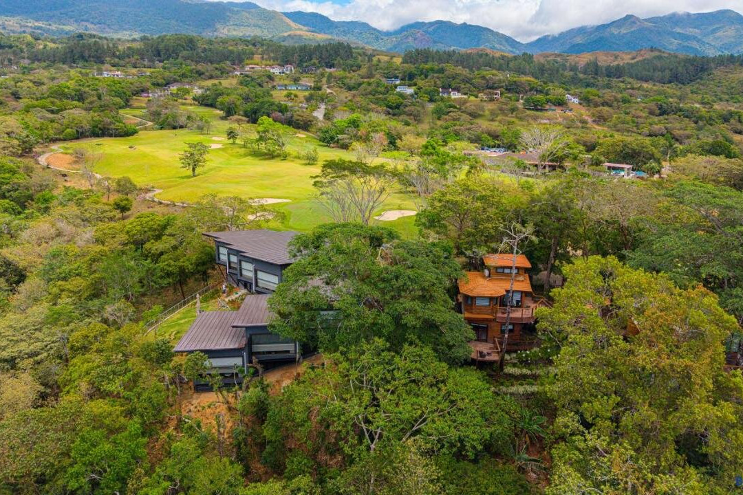Lucero Golf and Country Club Tree Houses