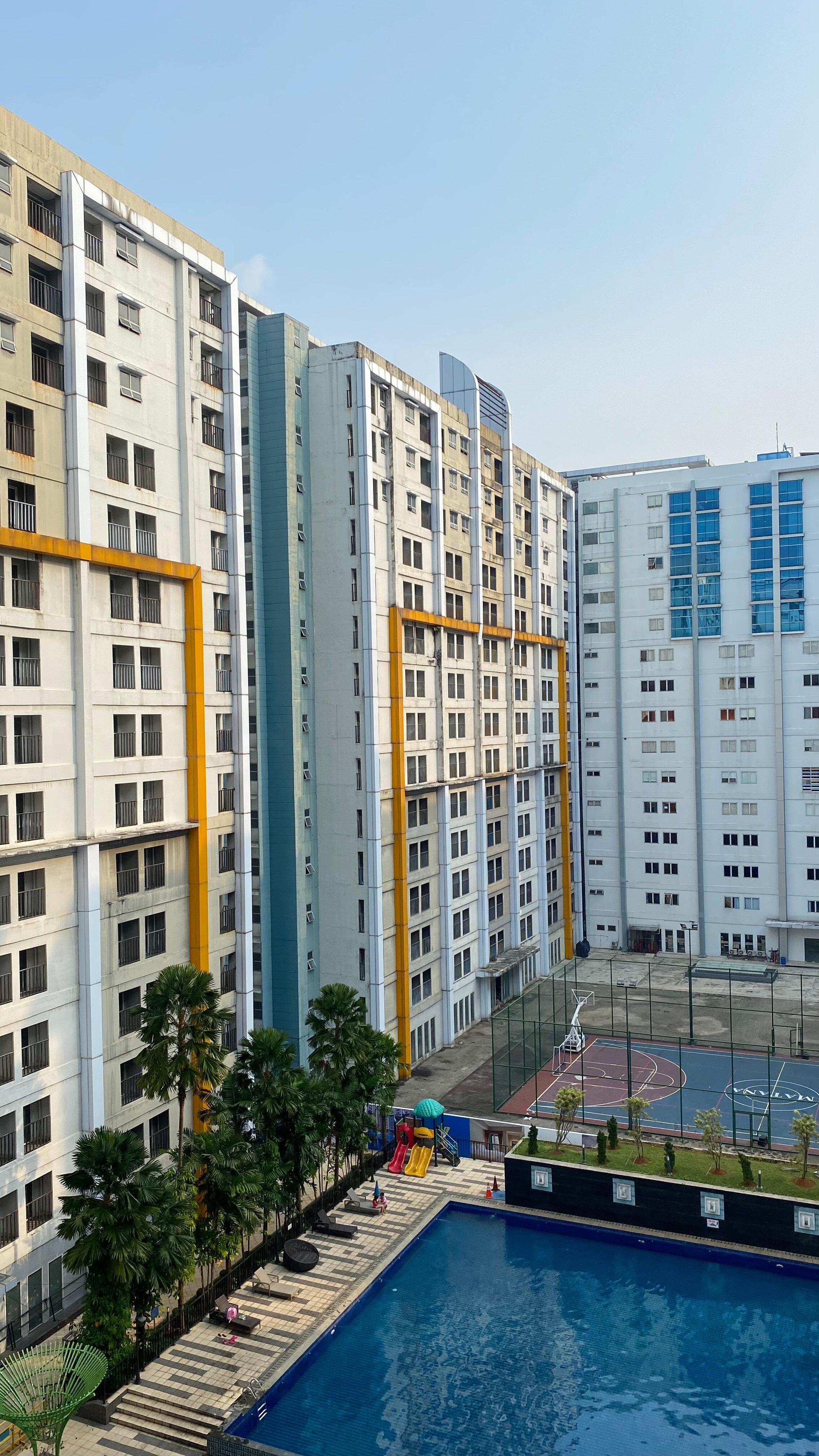 阿拉住宅游泳池景观开放式公寓酒店 - 近加丁塞尔彭-旅行者