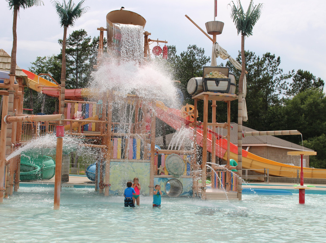 Grand Paradise Water Park-Collins必去景点