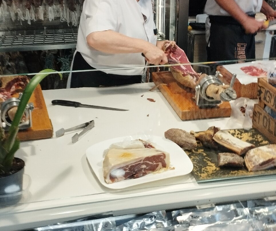 Placa Mercat d'Olot-奥洛特必去景点
