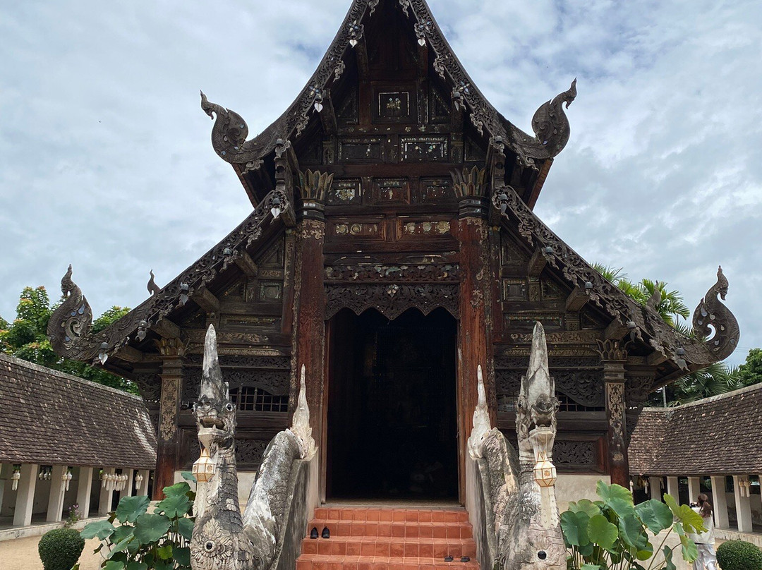 Wat Ton Kwen (Wat Intharawat)-限隆必去景点