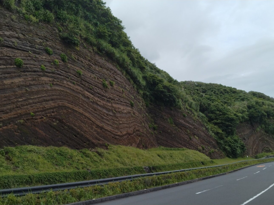Faulted Strata in Oshima-大岛町必去景点