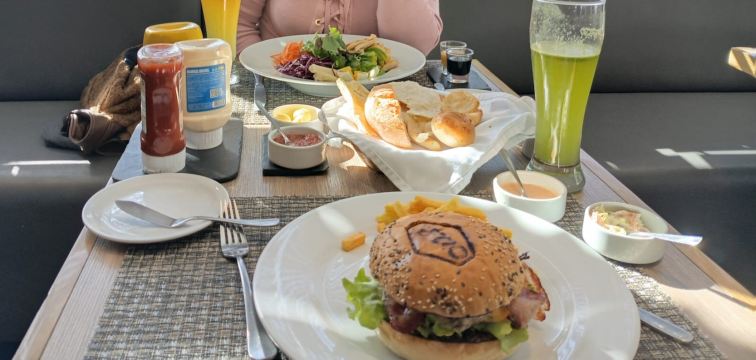 卡萨格兰德套房酒店-旅行者