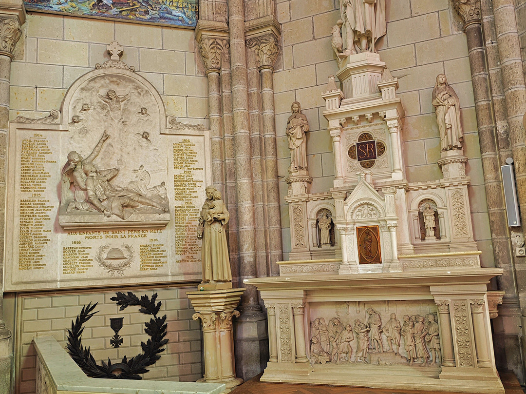 Eglise Saint Pierre-Saint-Pere-en-Retz必去景点