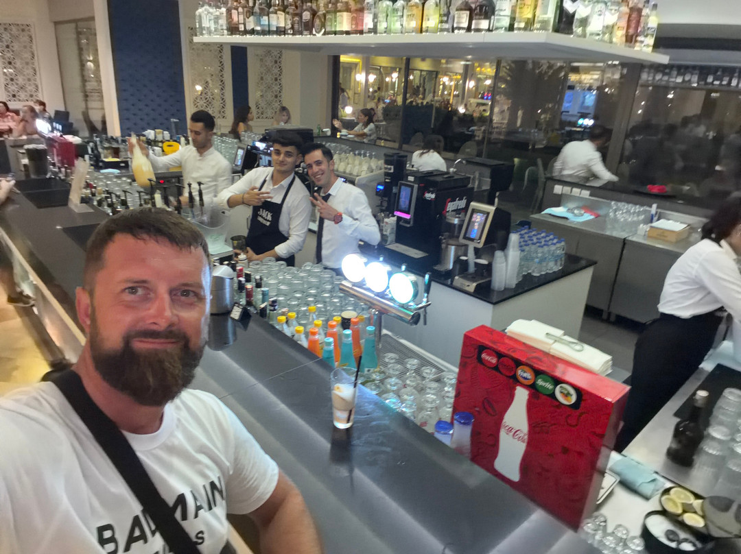 皇后公园拉伊高级特基罗娃酒店主图