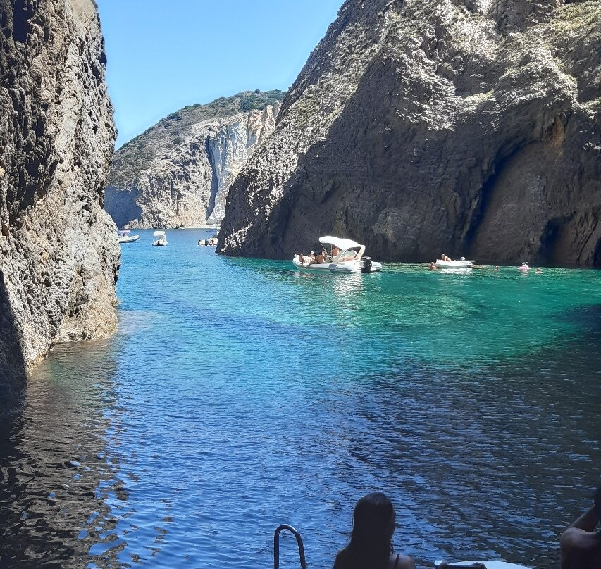 Beluga - Day Tours-Ponza Island必去景点