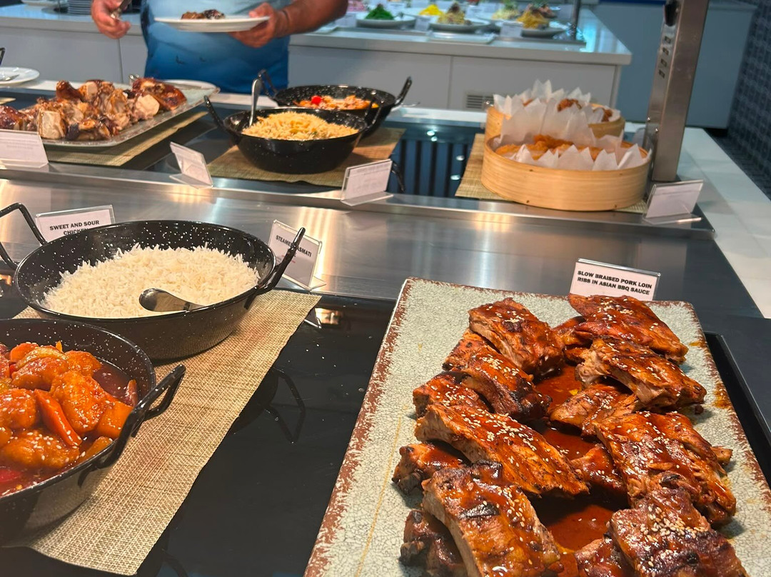 蓝色常春藤套房酒店主图