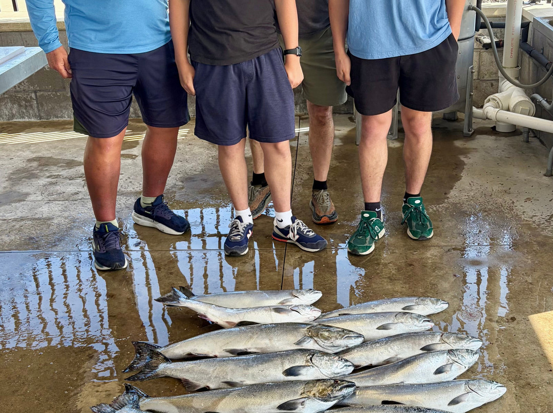 Reel’n Hooks Charter Fishing-南黑文必去景点