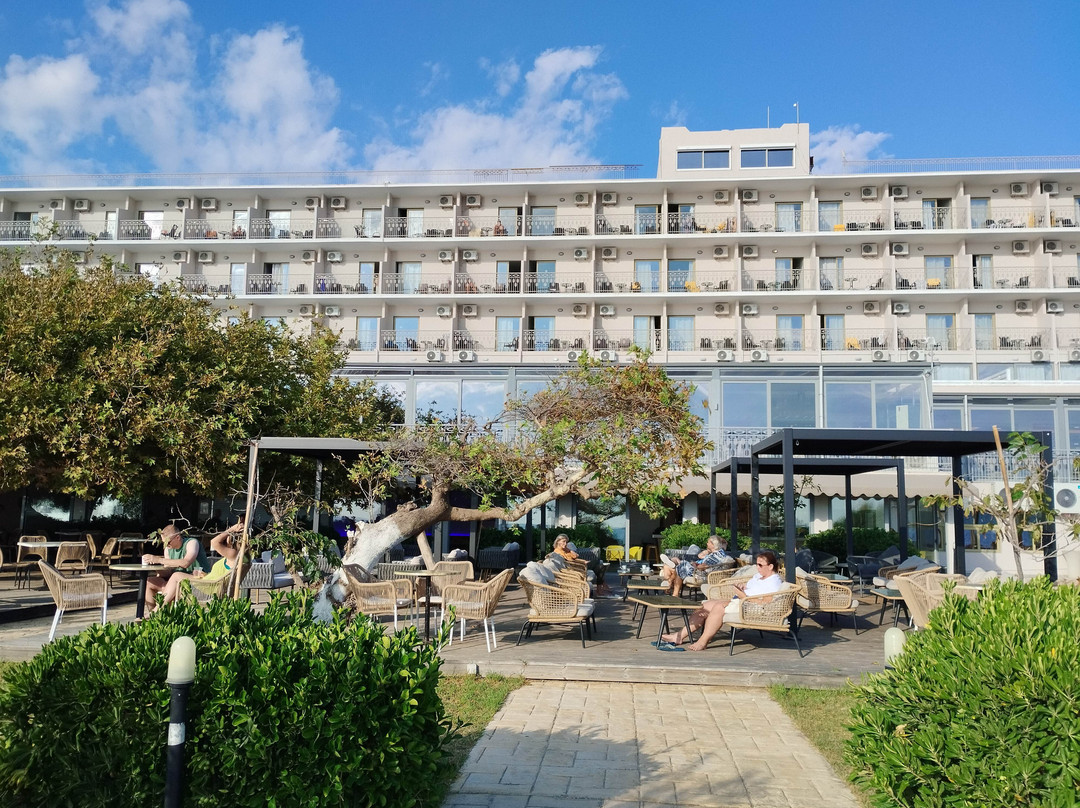 尼诺斯大海滩酒店及度假村主图