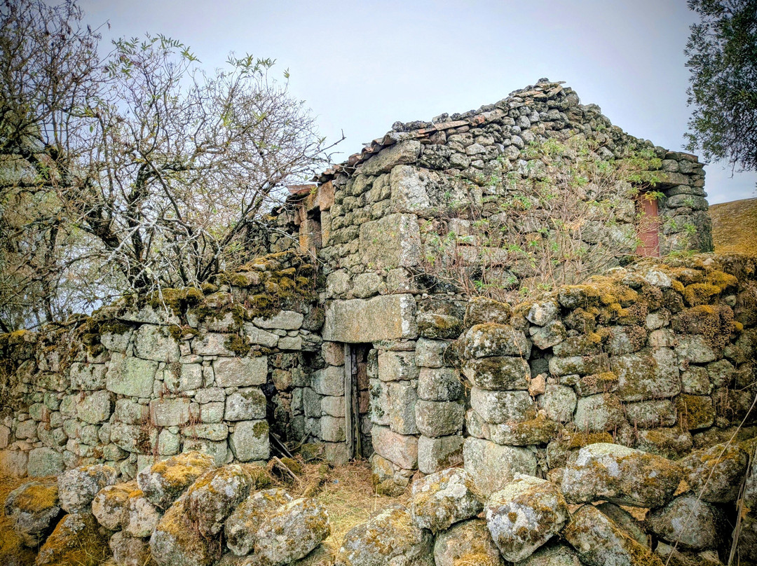 Ruínas do Castelo de Moreira de Rei