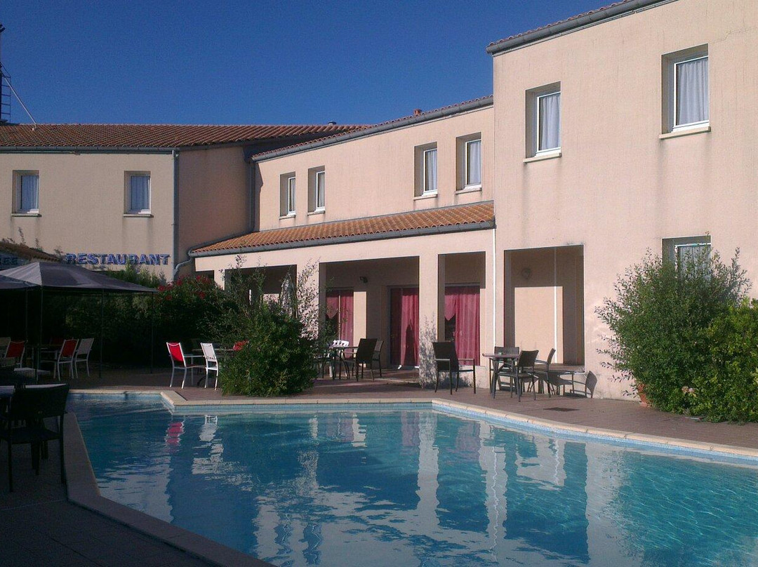 Saint Laurent de la Pree酒店住宿-Logis Hôtel l'Air Marin