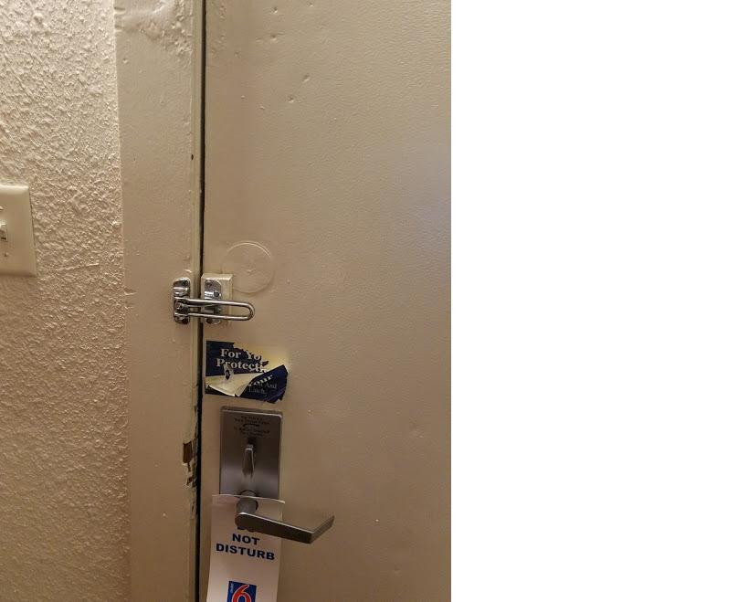 Econo Lodge Inn & Suites