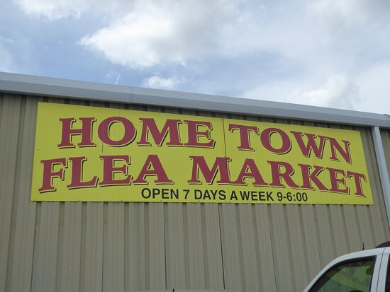 Home Town Flea Market景点图片