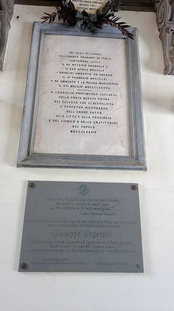 Piazza Napoleone-卢卡必去景点