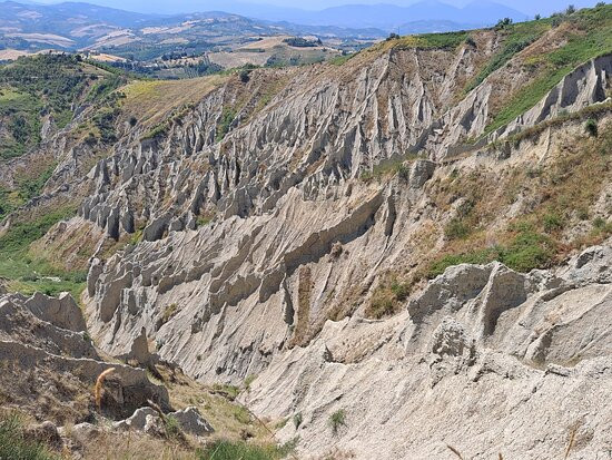 Riserva Naturale dei Calanchi-Atri必去景点