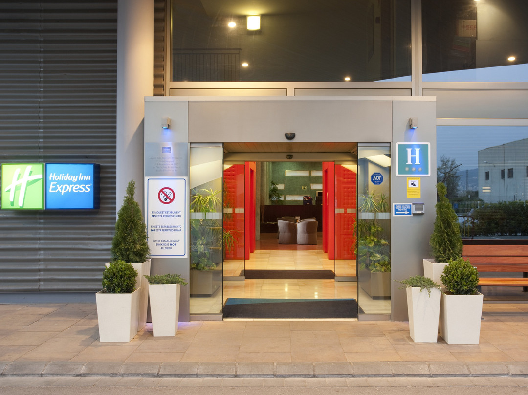 莫林斯德雷快捷假日酒店主图