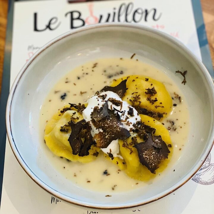 Le Bouillon Des Gourmets