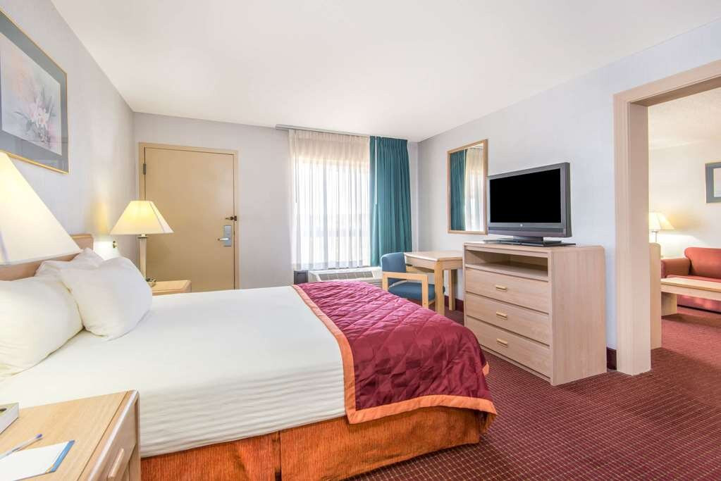 Baymont by Wyndham Topeka主图