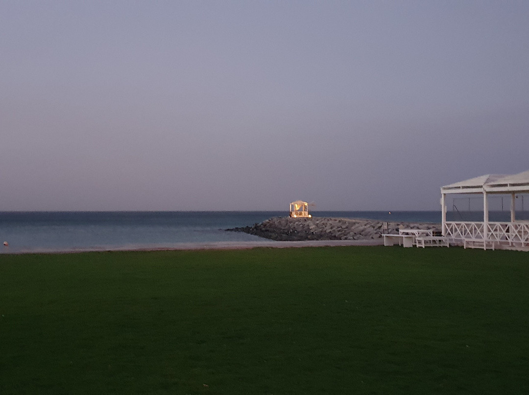 富查伊拉雷迪森布鲁酒店主图