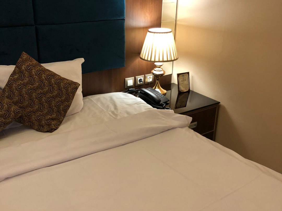 Karimkhan Hotel主图