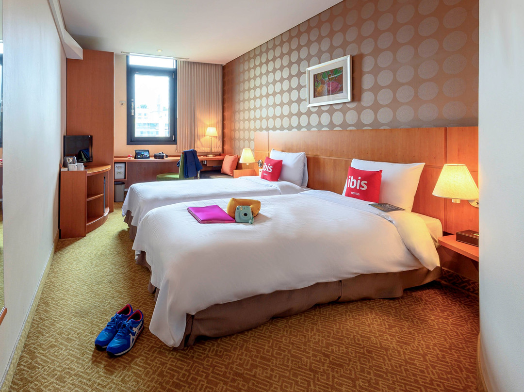 宜必思水原大使酒店主图