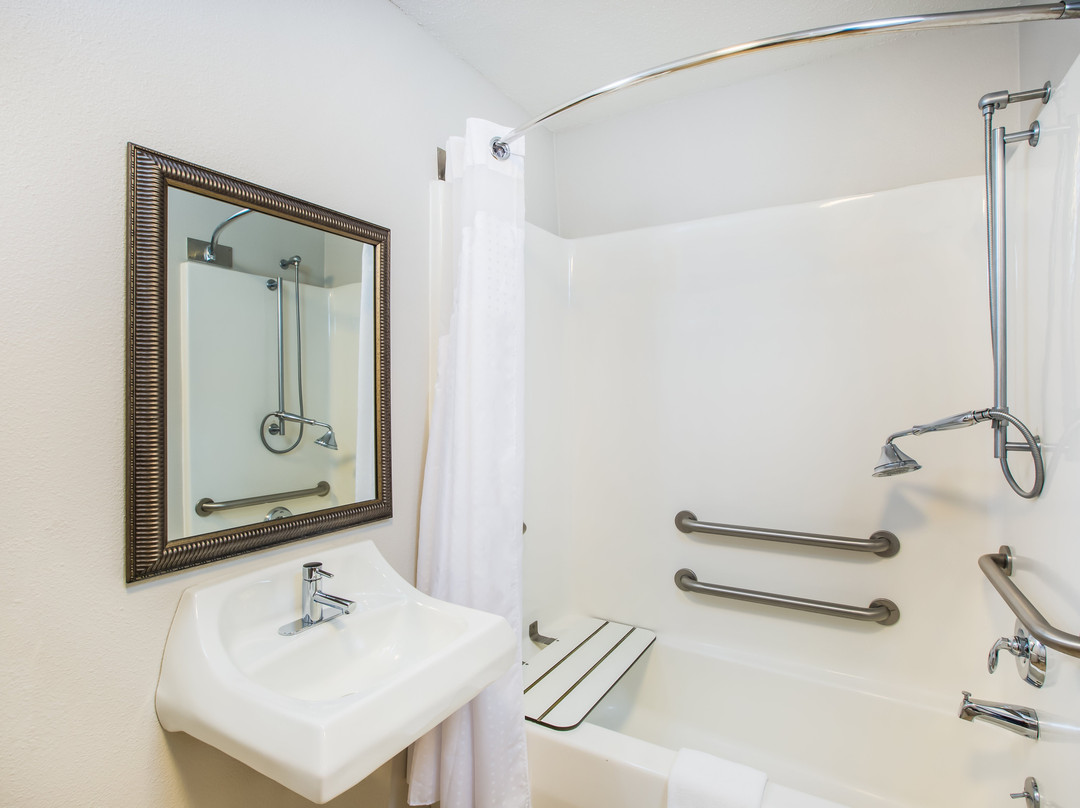 Holiday Inn Express & Suites Bellevue (Omaha Area) by IHG主图