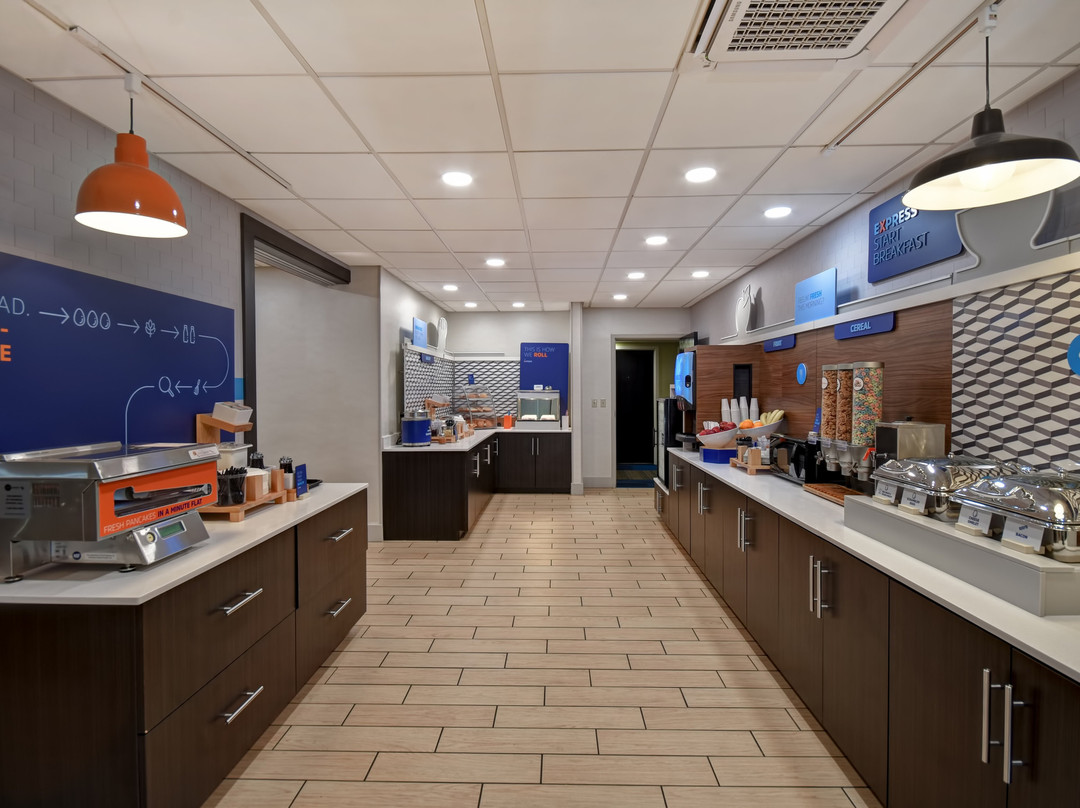 Holiday Inn Express & Suites Allentown Cen - Dorneyville By IHG主图