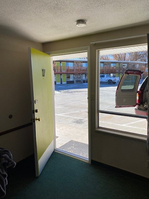 银岭小屋酒店主图