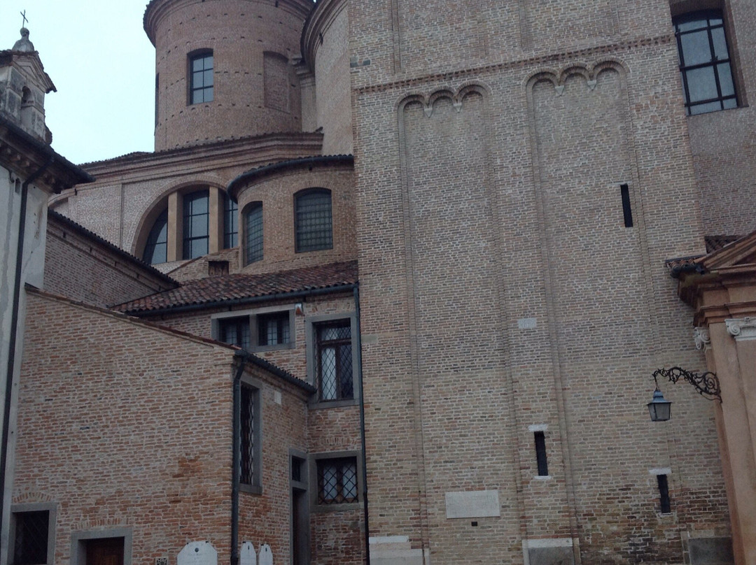 Duomo Abbaziale di Santa Tecla-Este必去景点
