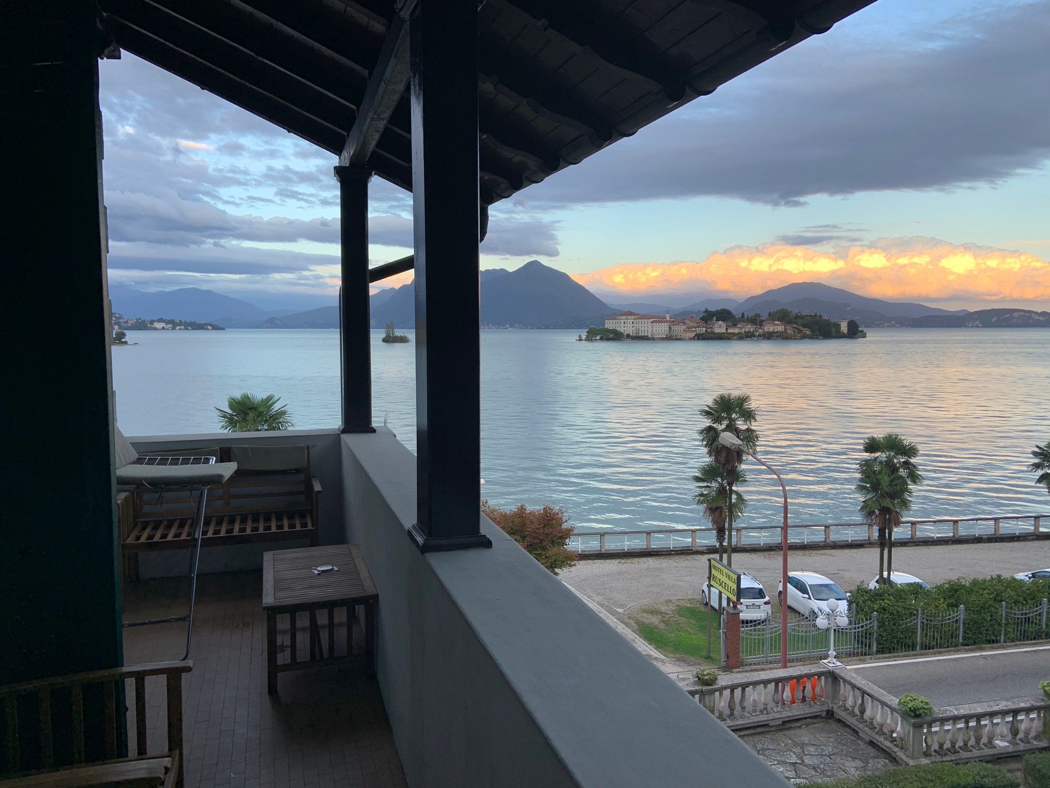 露夏洛别墅酒店-官方
