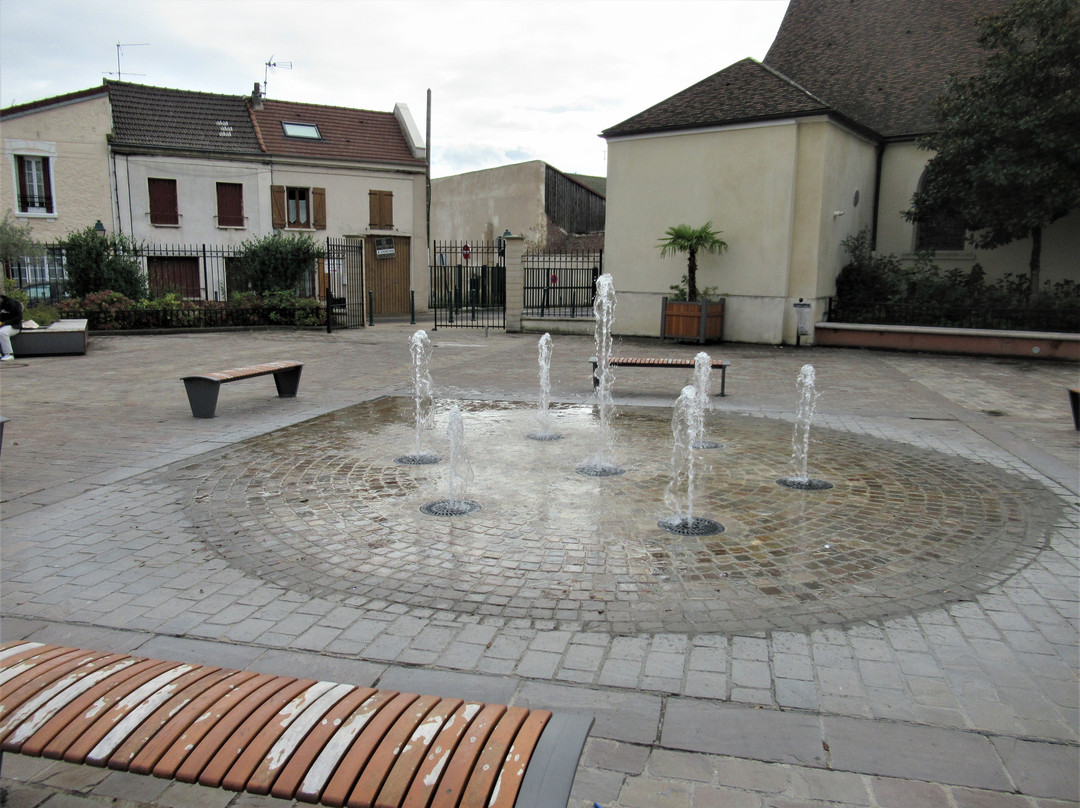 Square Saint Martin-Garges-les-Gonesse必去景点